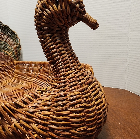 Woven Wicker Tricolor FAN TAIL Turkey Shape Basket Centerpiece Thanksgiving - Picture 7 of 12